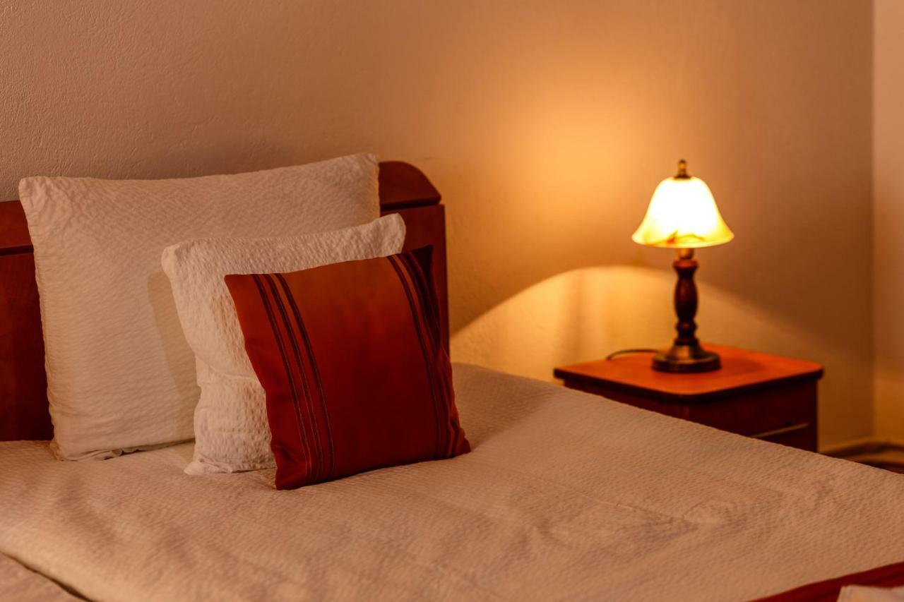 ソバタ Pensiunea Eva Bed & Breakfast エクステリア 写真